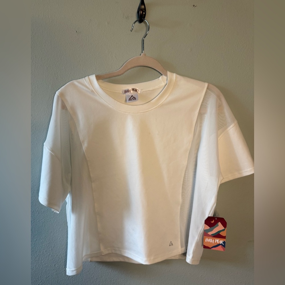 NWT Luna Peak White Athletic Crop Top - Mesh Detail - Size XL
